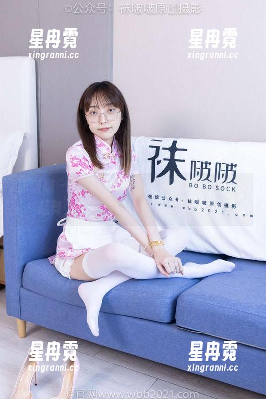 袜啵啵-小淳 袜啵啵 - 高跟鞋挑战,小淳在图库中独自起舞,精选背后你看不见的舞步。