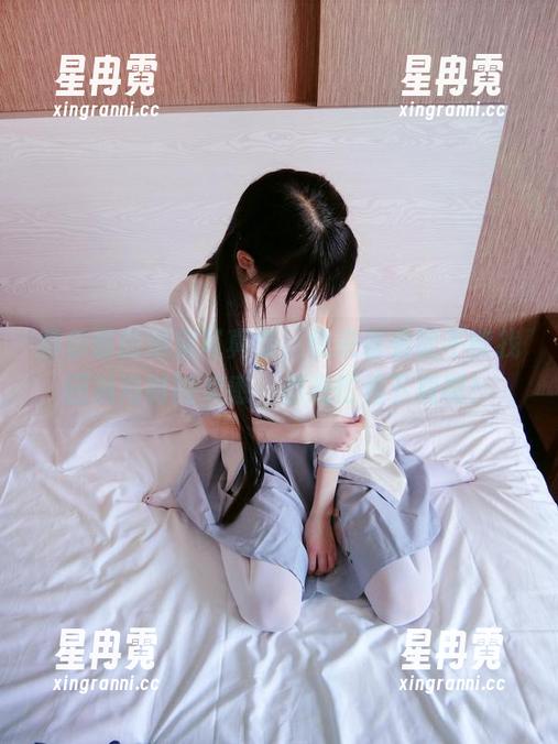 西尔酱的浴室写真集，快来看看能不能找回淋浴时的灵感，别光忙着下载啊！
