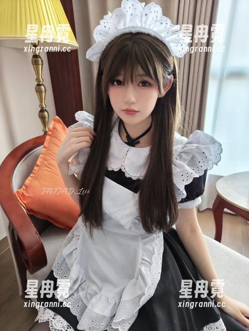 最新写真集发布：迷之呆梨在看哪里？又一次让你捉摸不透！
