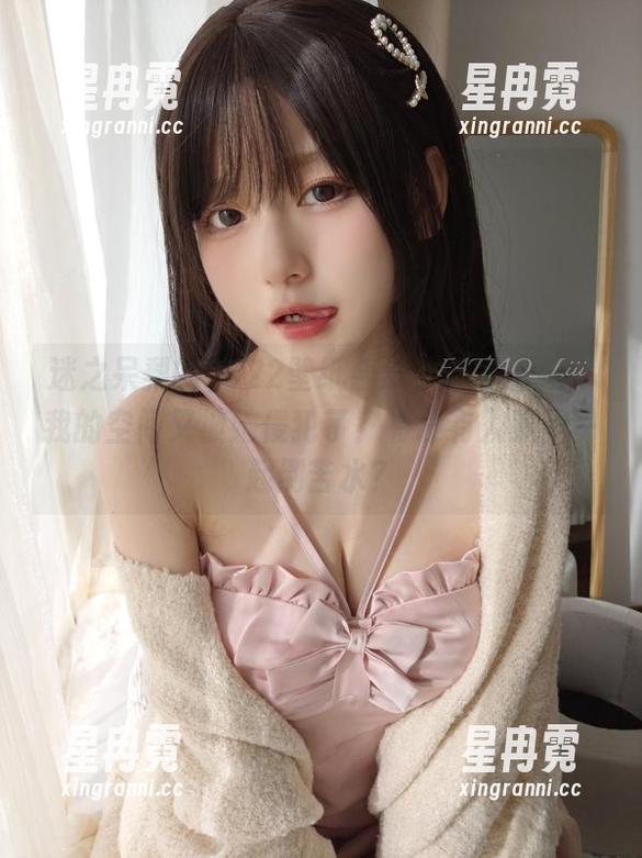 迷之呆梨的2022壁纸合集，不管怎样，我的空间又被她侵犯了！有没有人跟我一起倒苦水？
