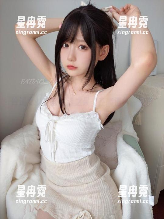 修道女的日常，迷之呆梨在高清作品集里悄悄释放各种暗示！
