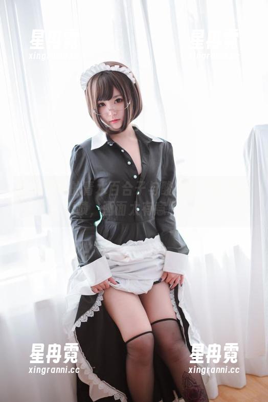 青水百合子 图片展现的青水百合子与酸奶的亲密关系,啧啧,画面太有意思了吧。