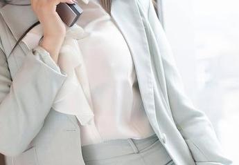 魅妍社 – 九儿的居家写真集——在沙发上“浪”出风情的资源。