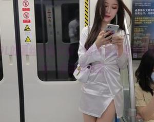 魔镜街拍 – OL的黑丝穿搭大赏，图包里全是婷婷的绝妙日常，每一张都是风景。