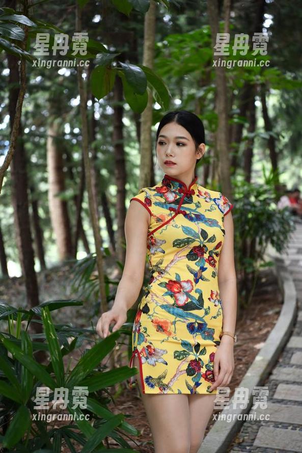 魔镜街拍 - 艾小青的私房印记：短裙肉丝的神秘图集！